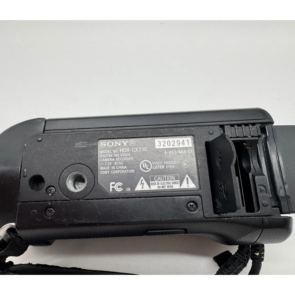 Sony Handycam HDR-CX230 HD Camcorder Black Carl Zeiss 32x Zoom FOR PARTS